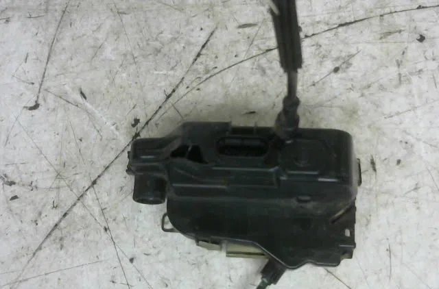 Serrure porte avd Renault LAGUNA II Grandtour (KG0-1_) 1.9 dci (kg0g) (2001-2007) occasion