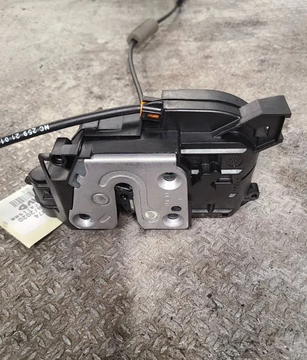 Serrure porte avd RENAULT MASTER 3 occasion