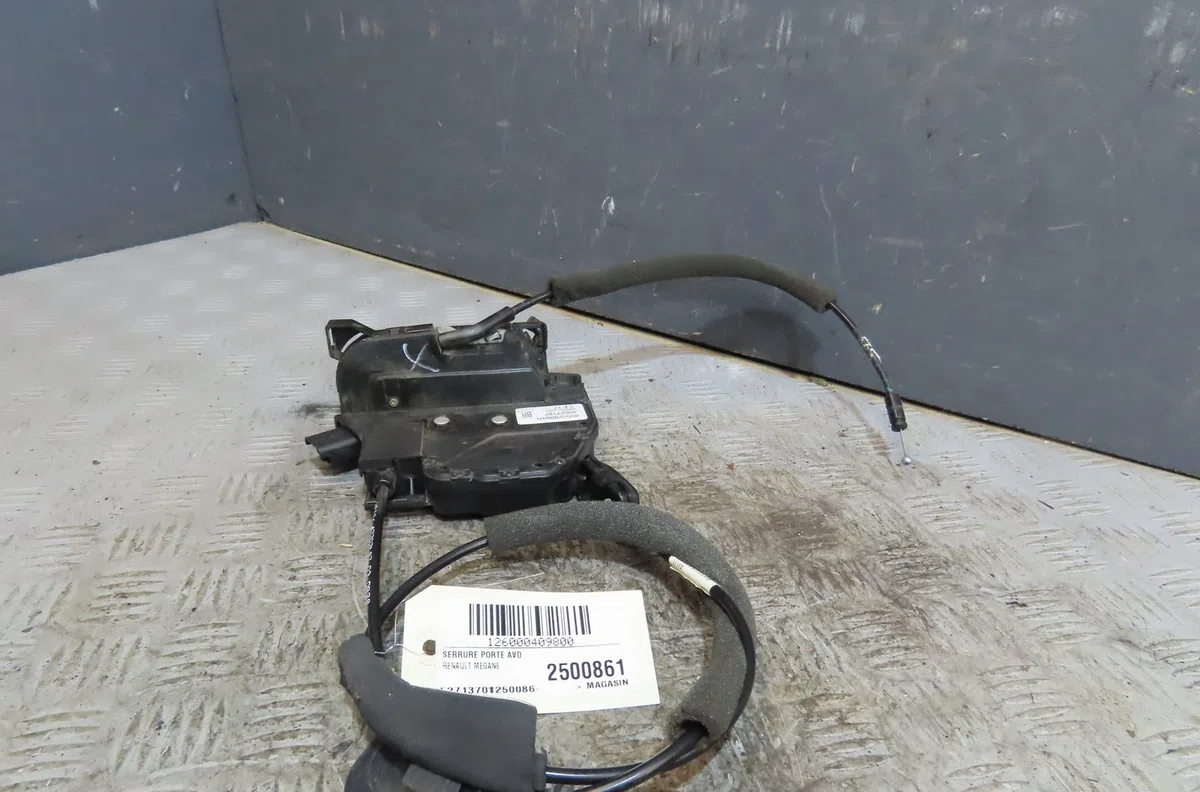 Serrure porte avd Renault MEGANE CC (EZ0-1_) 1.9 dci (ez0j, ez1s) (2010) occasion