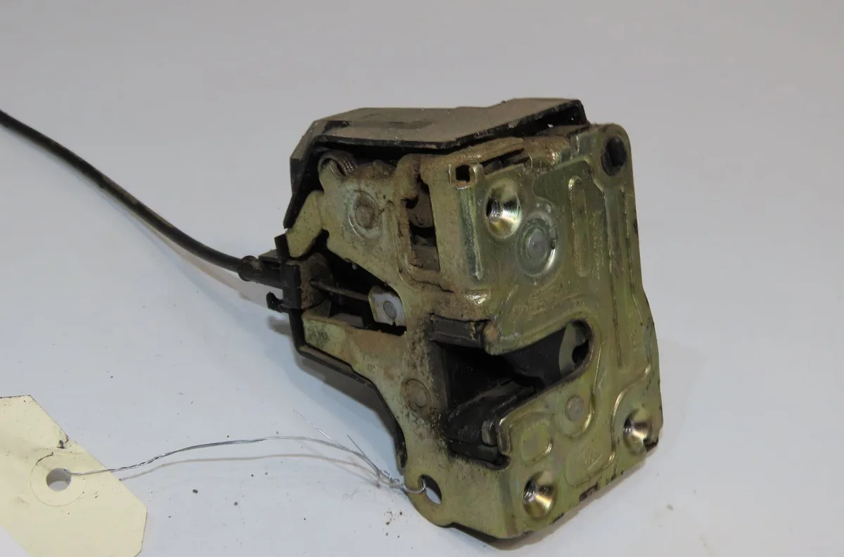 Serrure porte avd Renault MEGANE I (BA0-1_) 1.9 dti (ba1u) (2001-2003) occasion