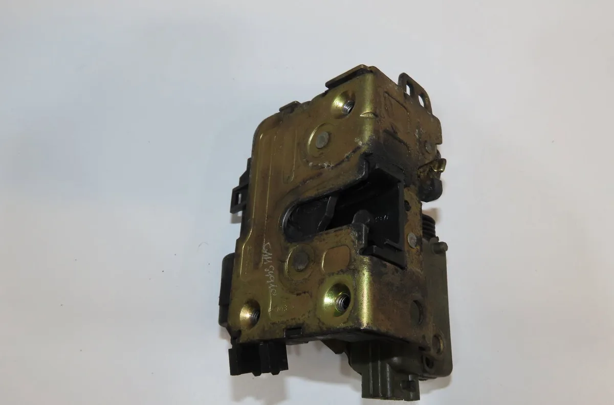 Serrure porte avd Renault MEGANE I Cabriolet (EA0-1_) 1.6 e (ea0f) (1996-1999) occasion