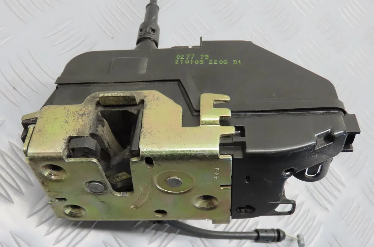 Serrure porte avd Renault MEGANE II (BM0-1_, CM0-1_) 1.4 16v (bm0b, cm0b) (2002-2008) occasion