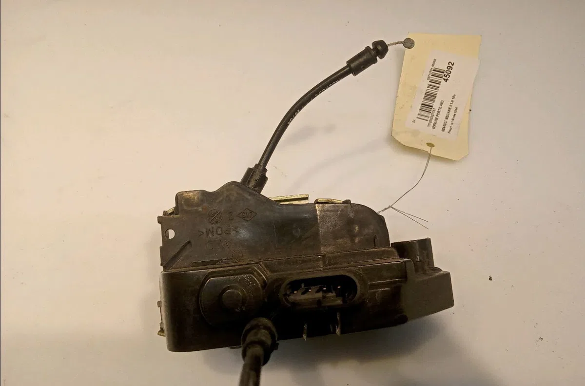 Serrure porte avd Renault MEGANE II (BM0-1_, CM0-1_) 1.6 16v (bm0c, cm0c) (2002-2008) occasion