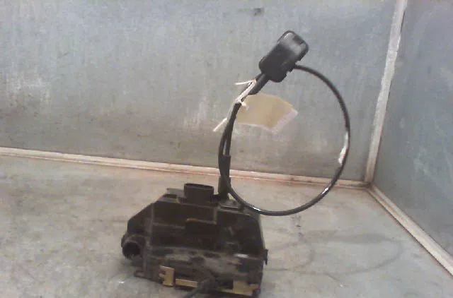 Serrure porte avd RENAULT MEGANE II Phase 1 09-2003--12-2005 occasion