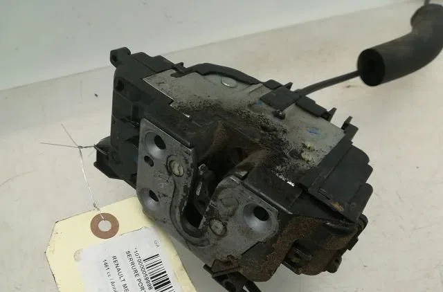 Serrure porte avd Renault MEGANE III 3-5 portes (BZ0-1_, B3_) 1.5 dci (bz0c) (2008-2015) 5 portes occasion