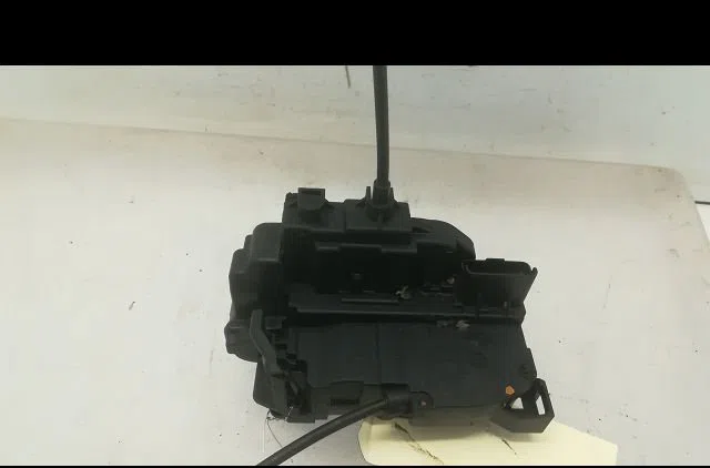 Serrure porte avd Renault MEGANE III Grandtour (KZ0-1) 1.5 dci (kz09, kz0d, kz1g, kz29, kz14, kz1w, kz10, kz1f,... (2009