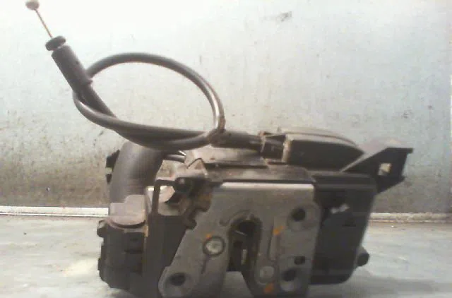 Serrure porte avd RENAULT MEGANE III Phase 1 11-2008--01-2012 occasion