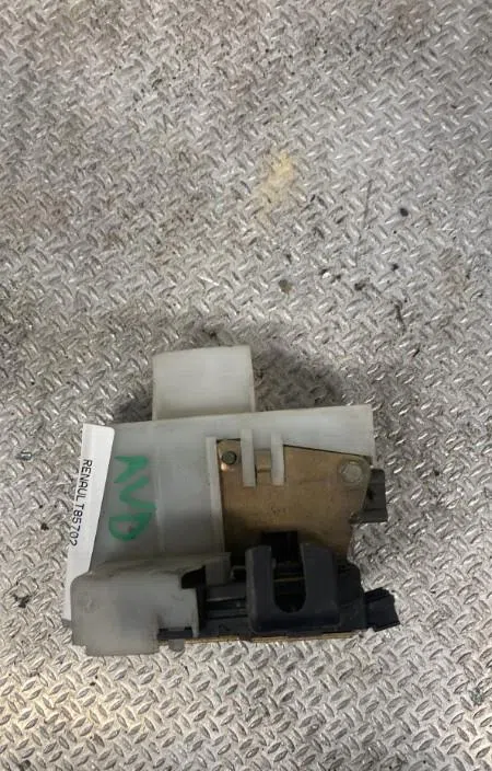 Serrure porte avd Renault MEGANE Scenic (JA0-1_) 1.9 dt (ja0k, ja0y) (1997-1999) occasion