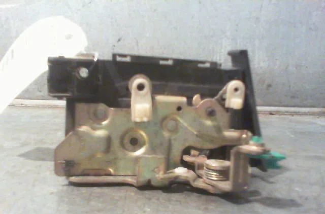 Serrure porte avd RENAULT R5 1988 occasion