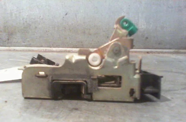 Serrure porte avd RENAULT R5 1988 occasion