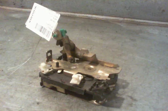 Serrure porte avd RENAULT R5 1995 occasion