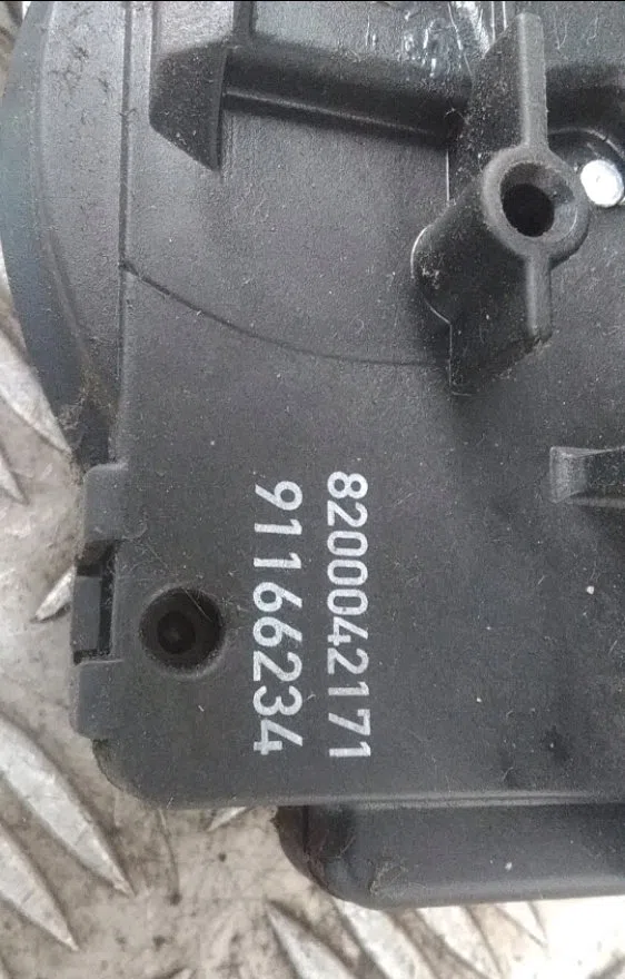 Serrure porte avd Renault TRAFIC II Camionnette (FL) 1.9 dci 100 (fl0c) (2001-2006) occasion