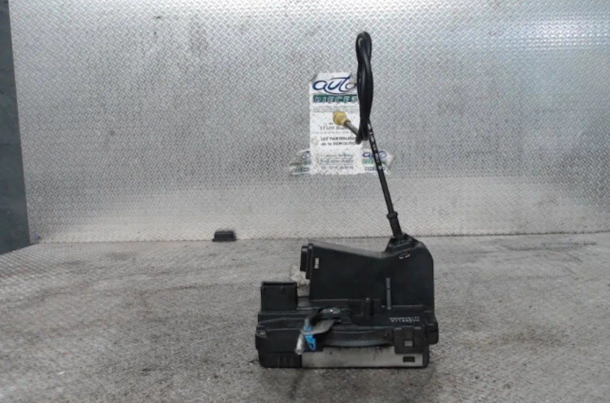 Serrure porte avd Renault TRAFIC II Camionnette (FL) 1.9 dci 80 (fl0b) (2001-2006) occasion