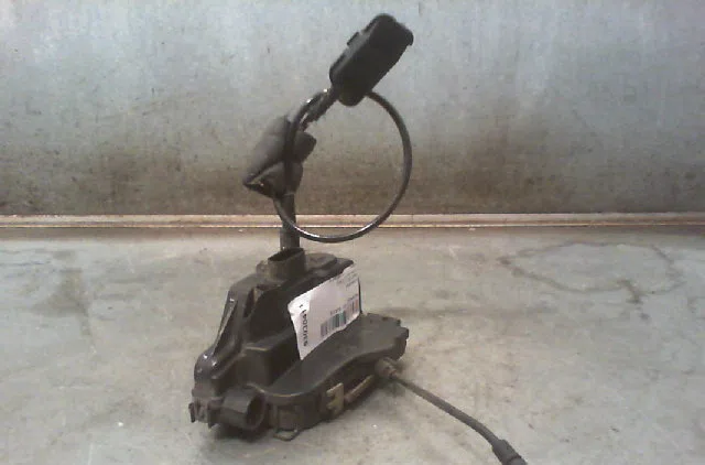 Serrure porte avd Renault VEL SATIS (BJ0_) 3.5 v6 (bj0r, bj0v, bj0u) (2002) occasion