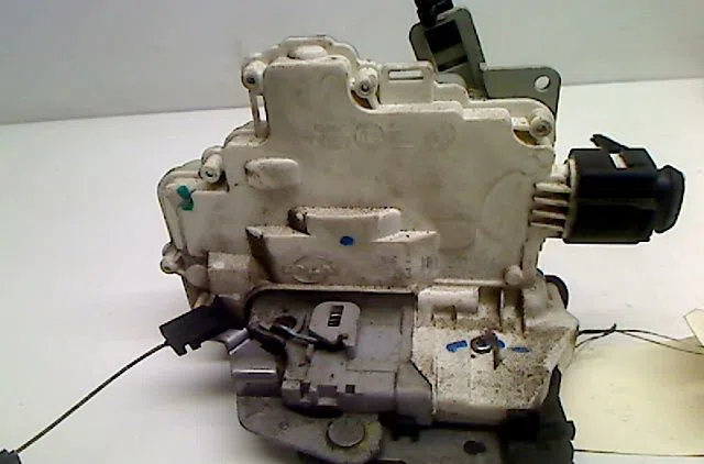 Serrure porte avd Seat ALTEA (5P1) 1.9 tdi (2004) 5 portes occasion