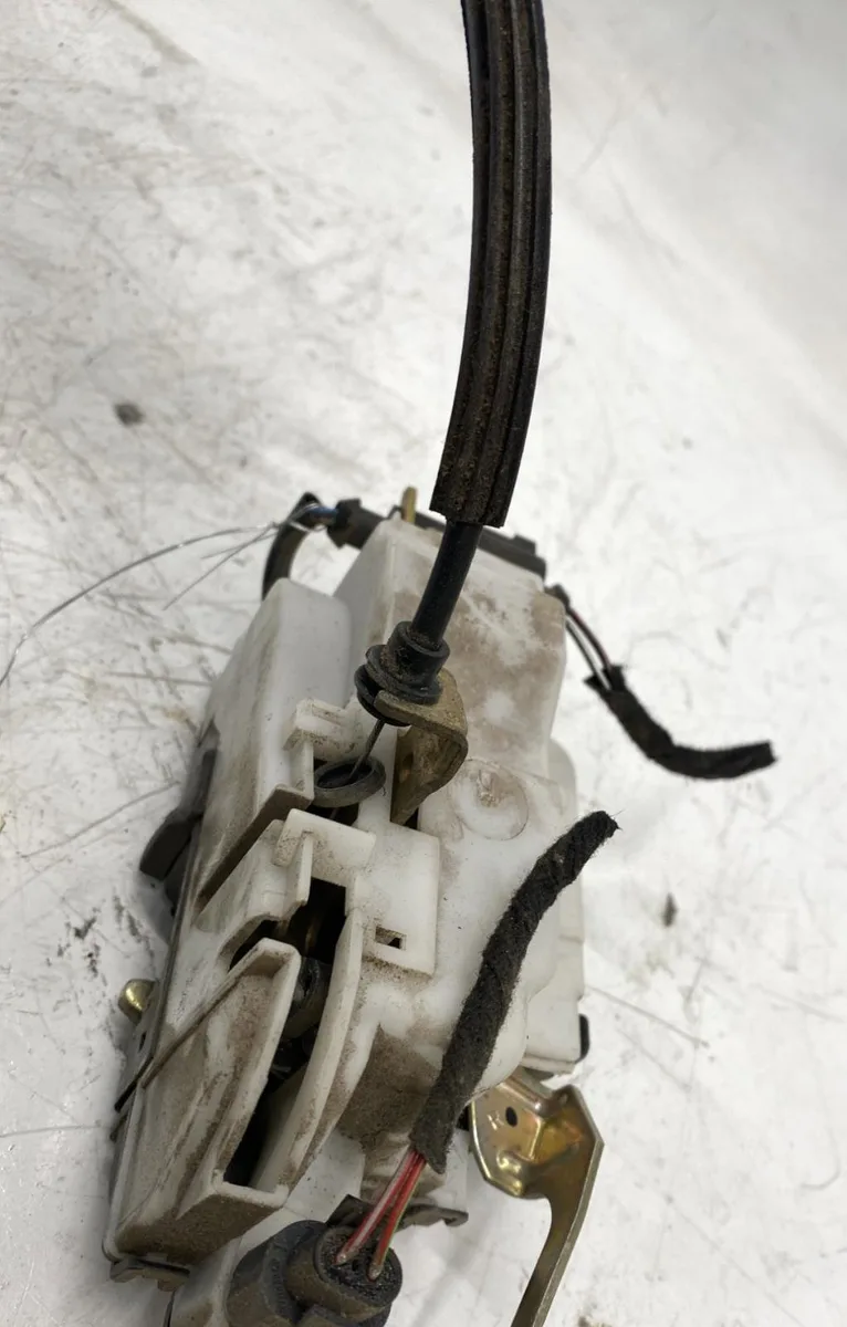 Serrure porte avd Seat IBIZA II (6K1) 1.4 16v (2000-2002) occasion