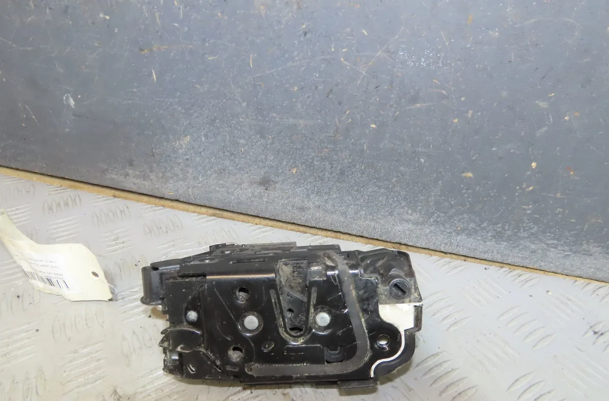 Serrure porte avd Seat IBIZA IV (6J5, 6P1) 1.2 (2009-2011) occasion