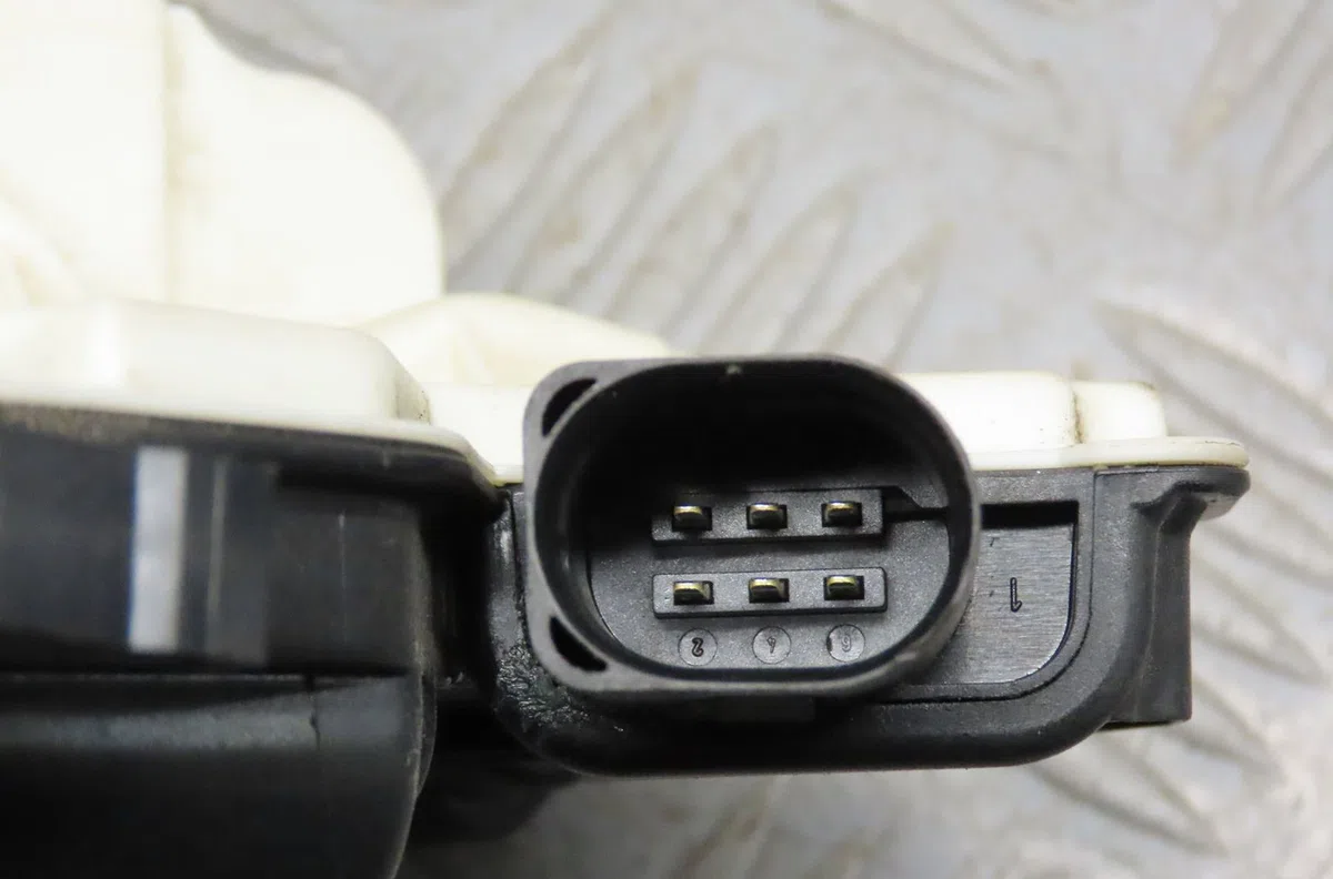 Serrure porte avd Seat IBIZA IV (6J5, 6P1) 1.6 tdi (2009-2015) occasion