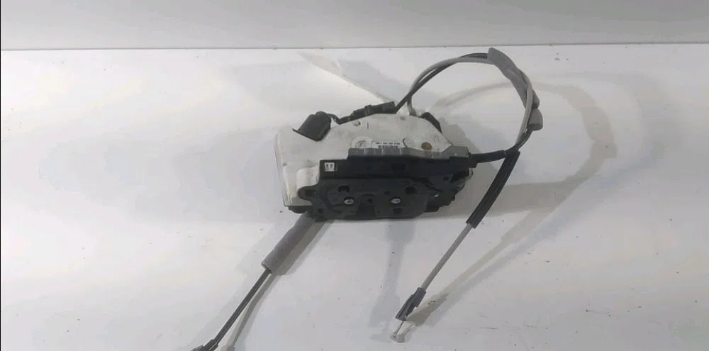 Serrure porte avd Seat IBIZA IV (6J5, 6P1) 1.9 tdi (2008-2010) occasion