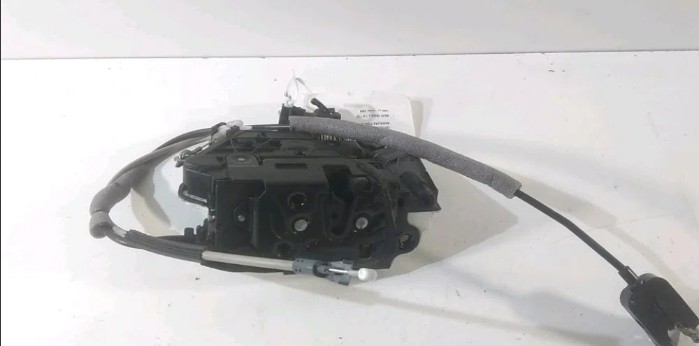 Serrure porte avd Seat IBIZA IV (6J5, 6P1) 1.9 tdi (2008-2010) occasion