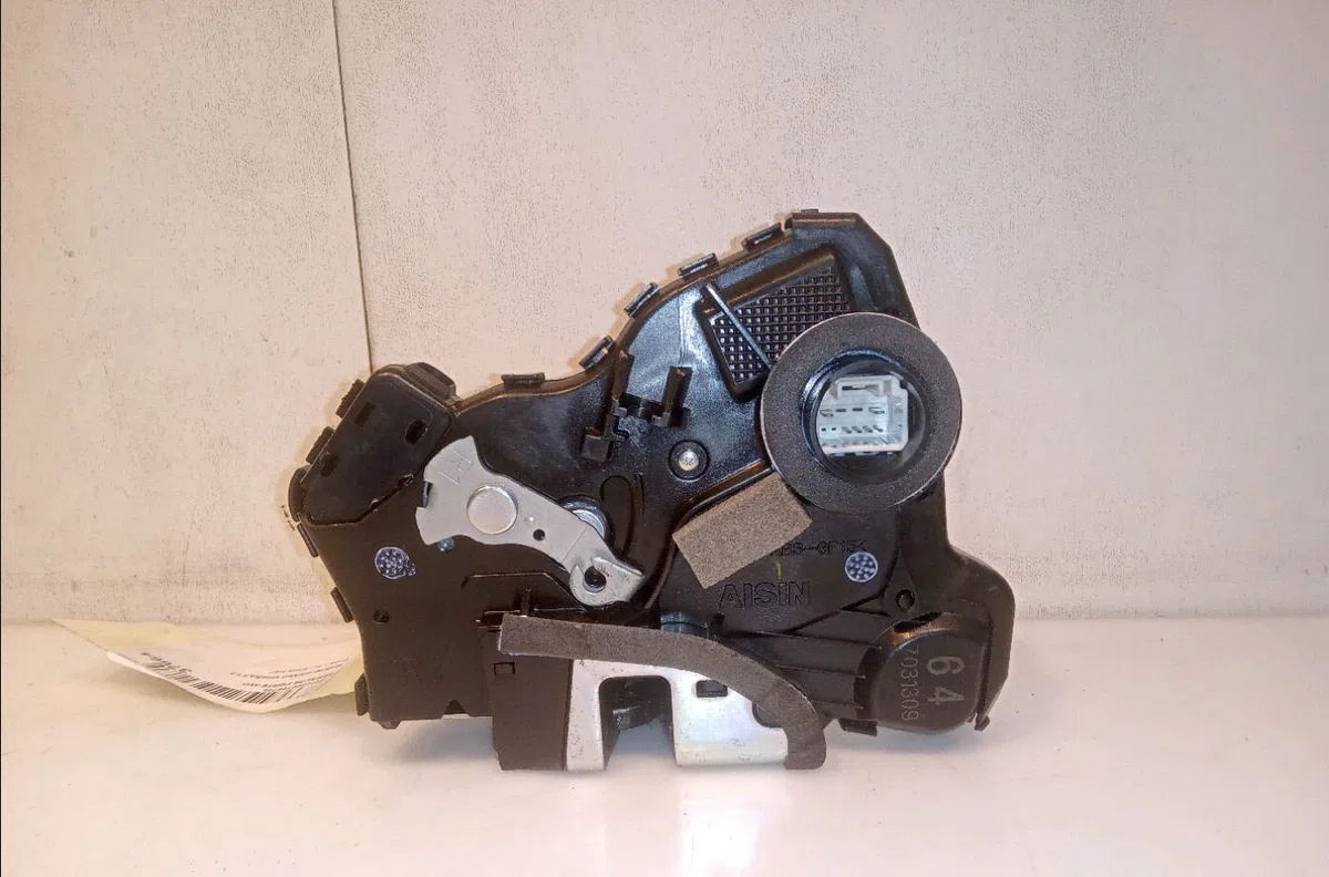 Serrure porte avd Suzuki GRAND VITARA II (JT, TE, TD) 1.6 traction intégrale (jb416) (2005-2015) occasion