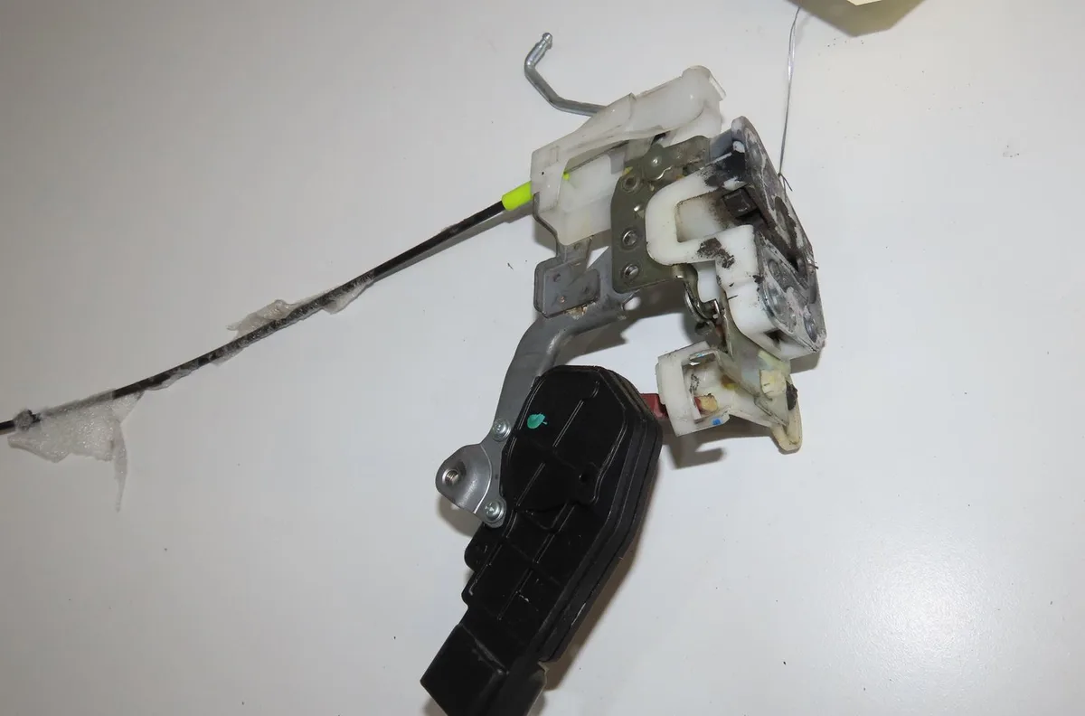 Serrure porte avd Toyota AYGO (_B1_) 1.0 (kgb10_) (2005-2014) 5 portes occasion