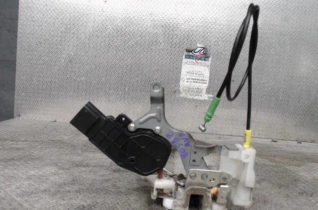 Serrure porte avd Toyota AYGO (_B1_) 1.0 (kgb10_) (2005-2014) 5 portes occasion