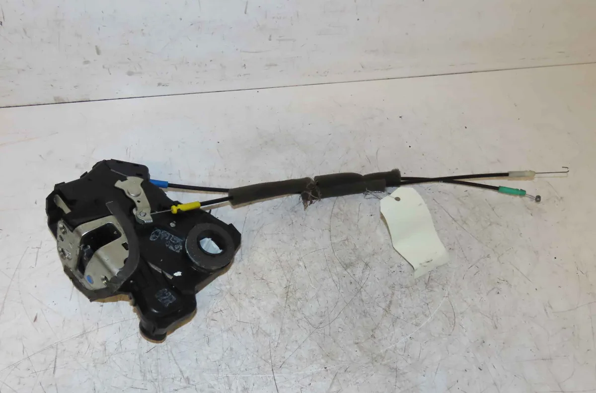 Serrure porte avd TOYOTA COROLLA VERSO II occasion