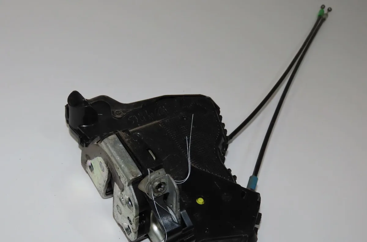 Serrure porte avd Toyota RAV 4 III (_A3_) 2.2 d 4wd (ala30_) (2006-2012) occasion
