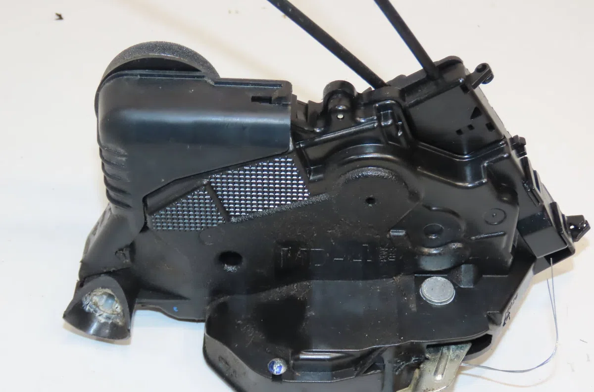 Serrure porte avd Toyota YARIS (_P9_) 1.0 vvt-i (ksp90_) (2005-2011) 5 portes occasion