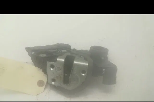 Serrure porte avd Toyota YARIS (_P9_) 1.3 vvt-i (scp90_) (2005-2010) occasion