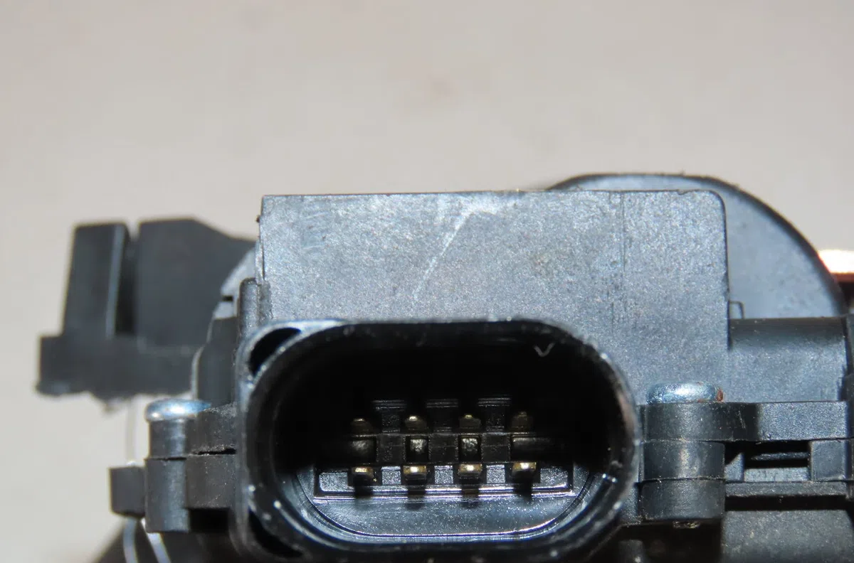 Serrure porte avd Volkswagen BORA I (1J2) 1.9 tdi (1998-2005) occasion