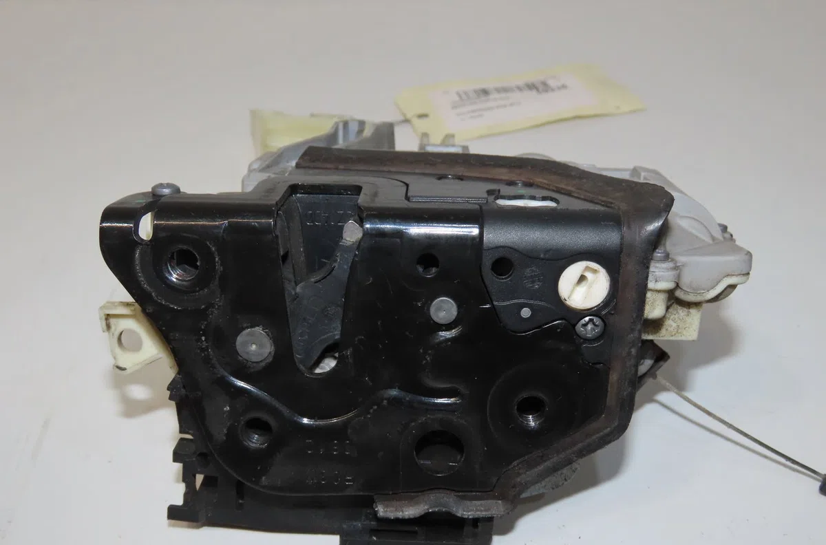 Serrure porte avd Volkswagen EOS (1F7, 1F8) 2.0 tdi 16v (2008-2015) occasion
