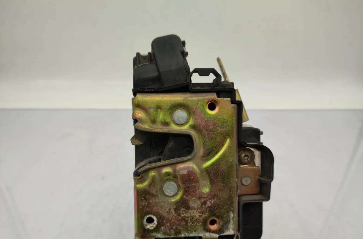Serrure porte avd VOLKSWAGEN GOLF 3 occasion