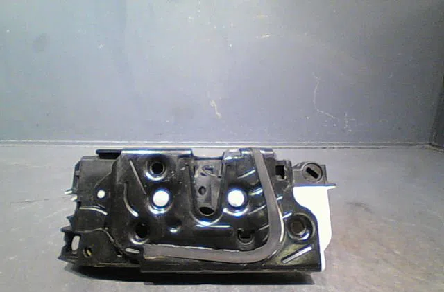Serrure porte avd Volkswagen GOLF VI (5K1) 2.0 tdi (2008-2013) 5 portes occasion
