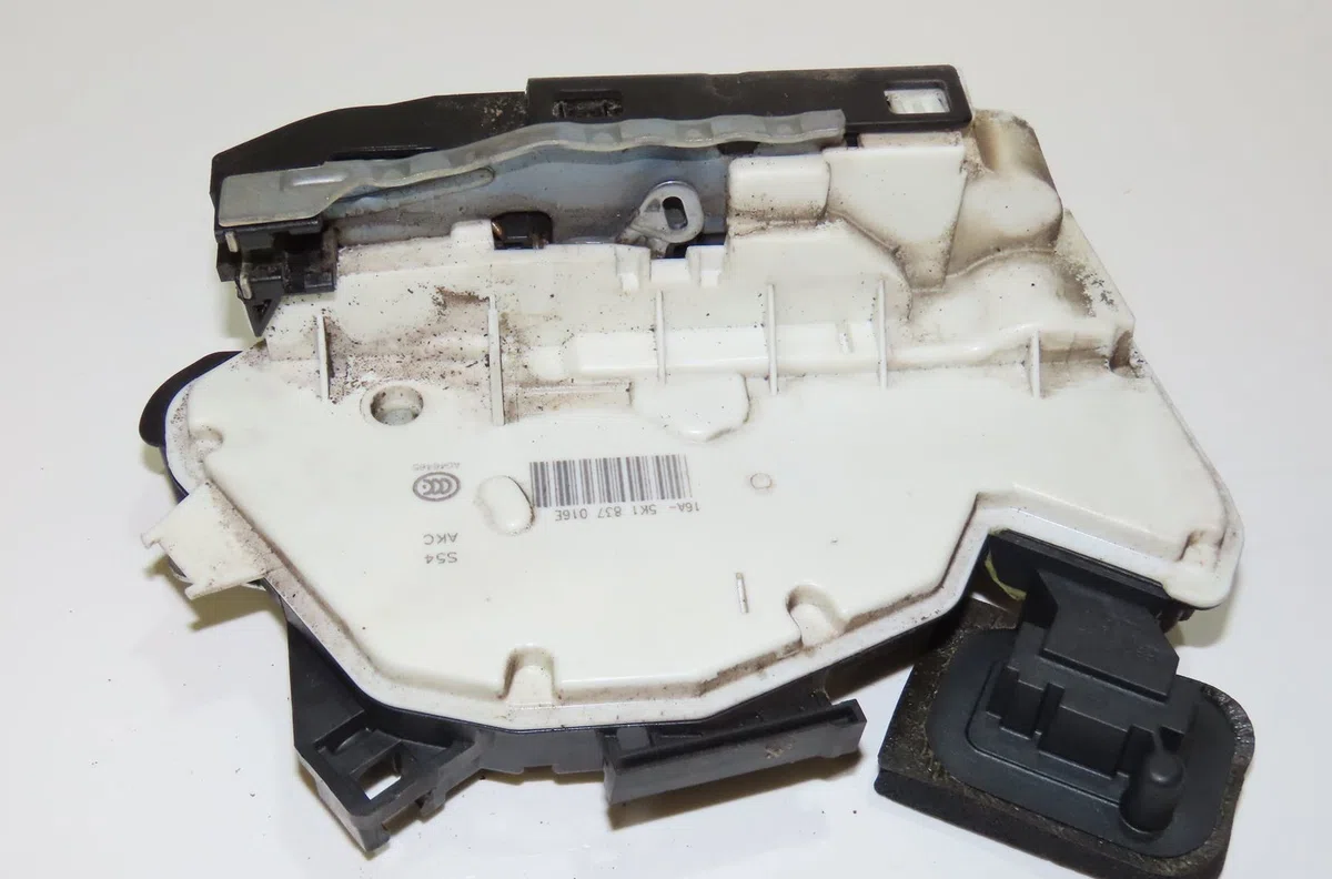 Serrure porte avd Volkswagen GOLF VII (5G1, BQ1, BE1, BE2) 1.4 tsi (2014-2020) occasion