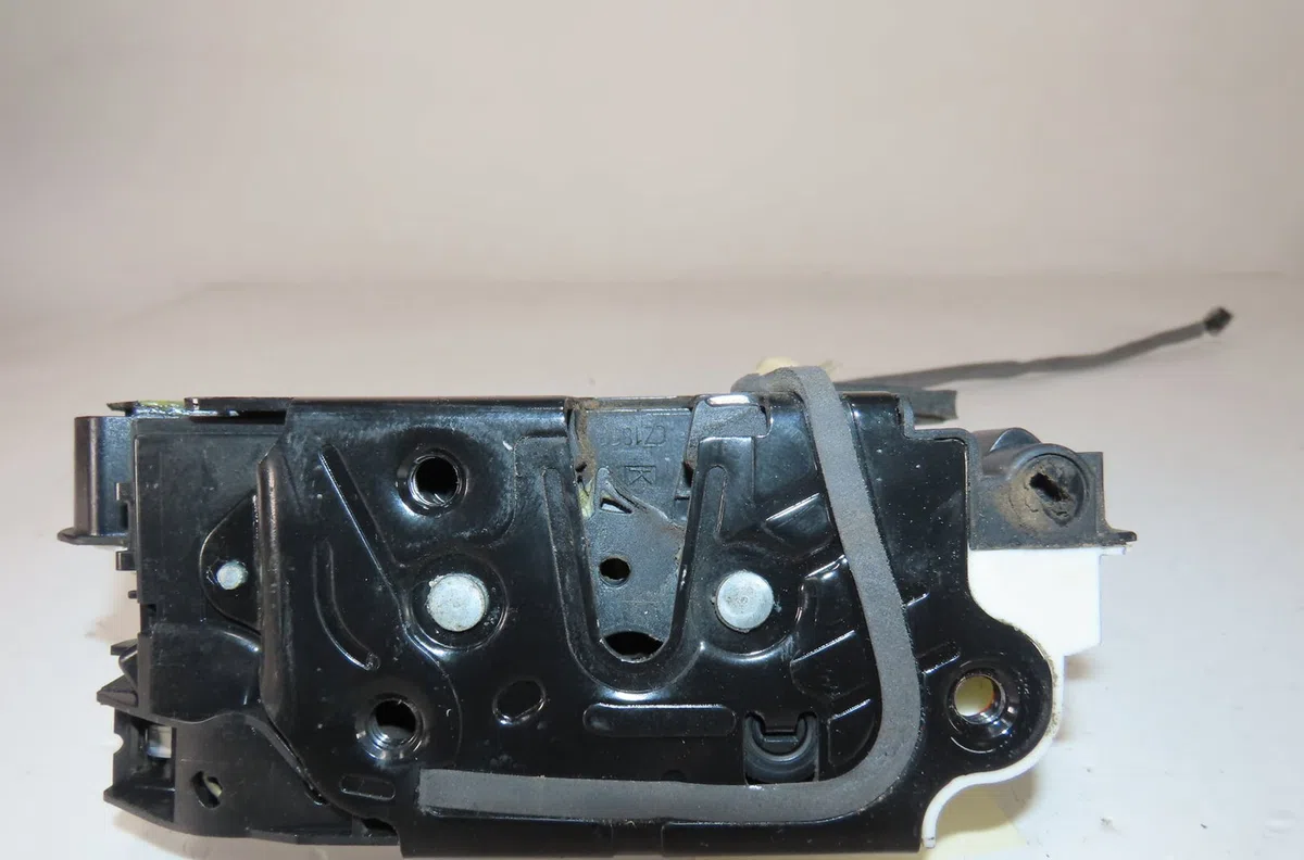 Serrure porte avd Volkswagen GOLF VII (5G1, BQ1, BE1, BE2) 1.4 tsi (2014-2020) occasion