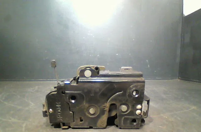 Serrure porte avd Volkswagen NEW BEETLE (9C1, 1C1) 1.9 tdi (1998-2004) occasion