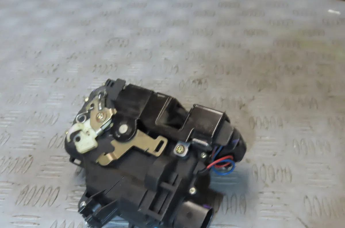 Serrure porte avd VOLKSWAGEN NEWBEETLE 2001 occasion