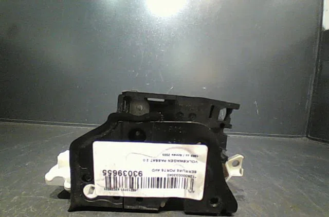 Serrure porte avd Volkswagen PASSAT B6 (3C2) 2.0 tdi (2005-2009) occasion