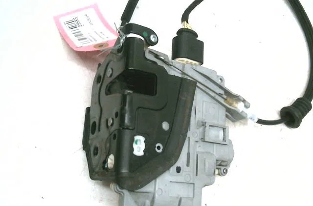 Serrure porte avd Volkswagen PASSAT B6 Variant (3C5) 2.0 tdi 16v (2005-2010) 5 portes occasion