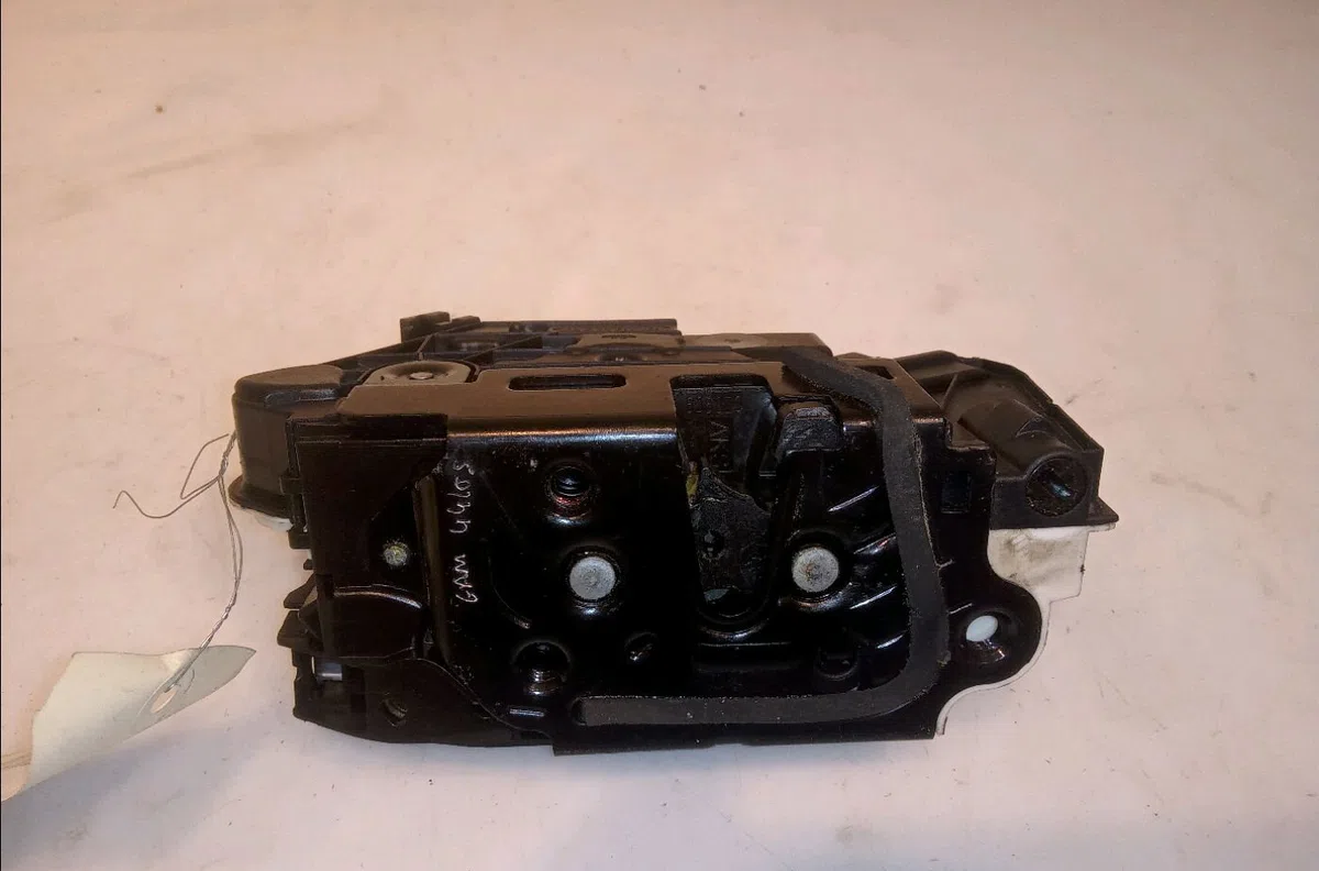 Serrure porte avd Volkswagen PASSAT CC B6 (357) 2.0 tdi (2008-2012) occasion