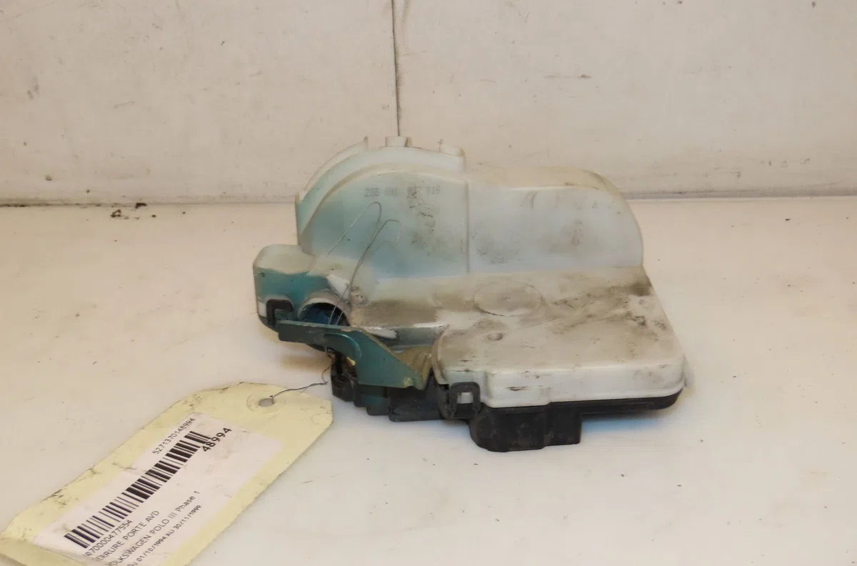 Serrure porte avd Volkswagen POLO III (6N1) 55 1.3 (1994-1997) occasion