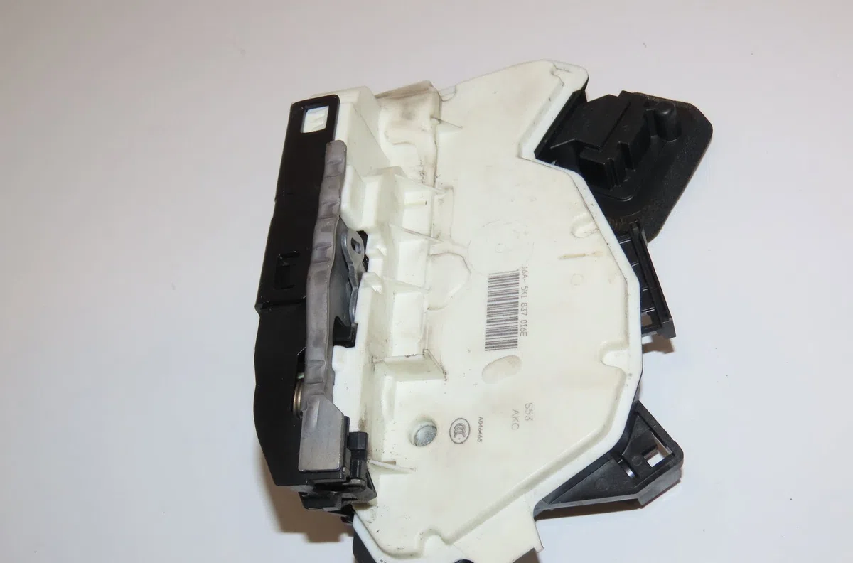 Serrure porte avd Volkswagen POLO V (6R1, 6C1) 1.0 (2014) occasion