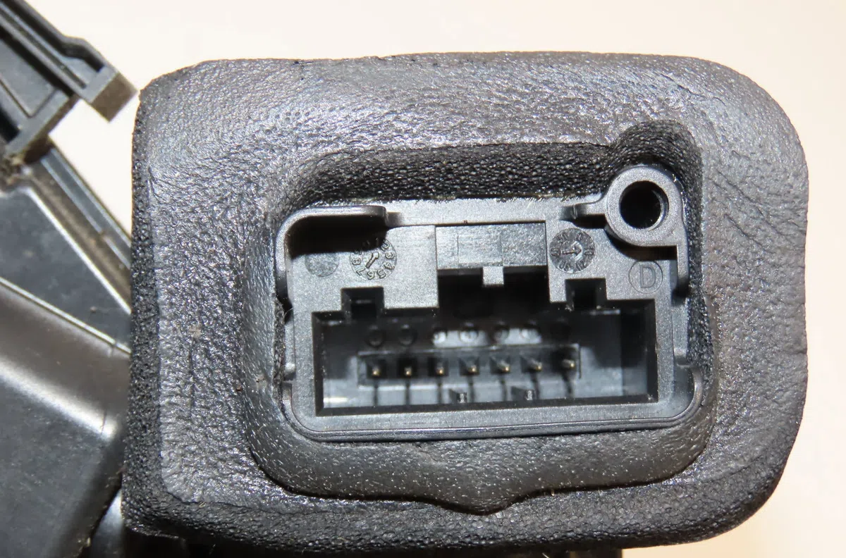 Serrure porte avd Volkswagen POLO V (6R1, 6C1) 1.0 (2014) occasion