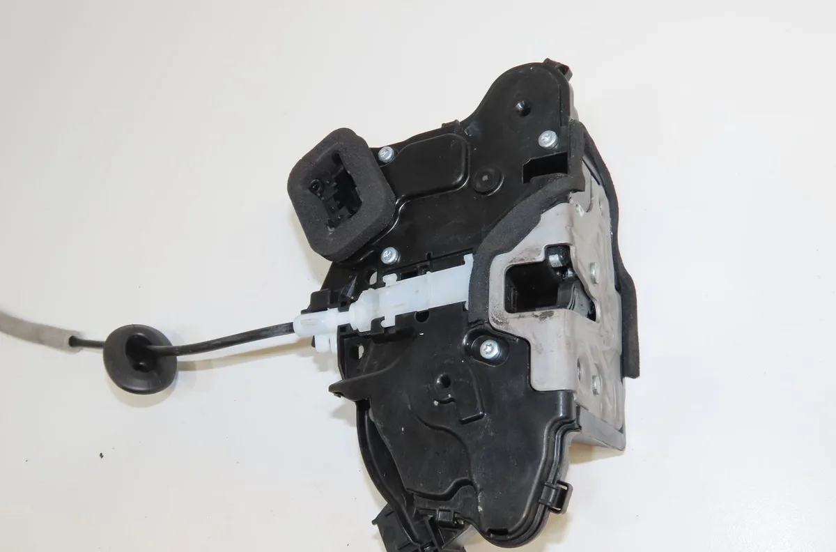 Serrure porte avd Volkswagen POLO VI (AW1, BZ1, AE1) 1.0 tsi (2017) occasion