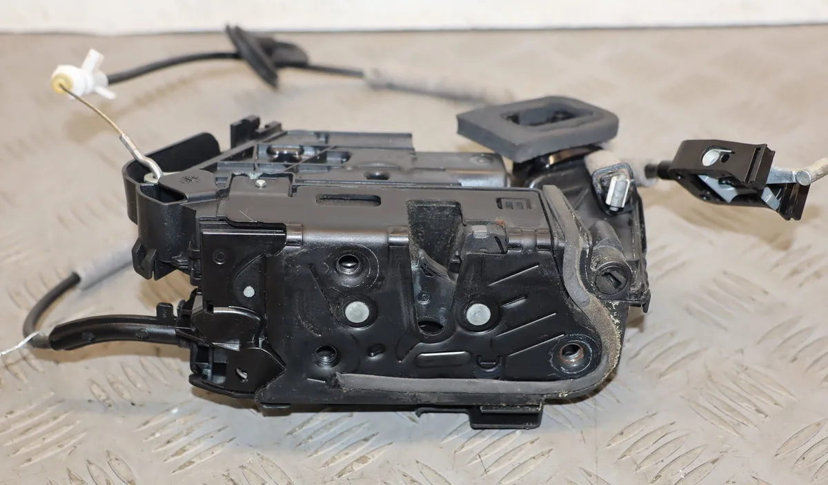 Serrure porte avd Volkswagen POLO VI (AW1, BZ1, AE1) 1.6 tdi (2017-2019) occasion