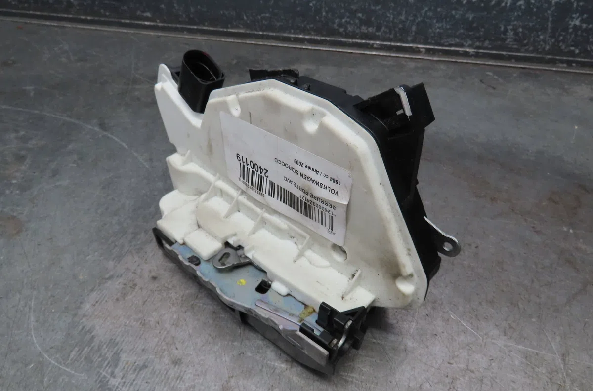 Serrure porte avd Volkswagen SCIROCCO III (137, 138) 2.0 tfsi (2008-2009) occasion
