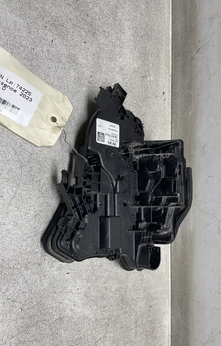 Serrure porte avd Volkswagen TAIGO (CS1) Liberty 200 (2006) occasion