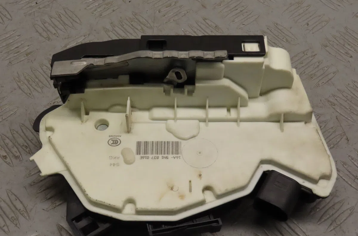 Serrure porte avd Volkswagen TIGUAN (5N_) 2.0 tdi (2008-2018) occasion